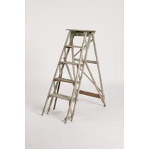 Distressed cream wooden step ladder
